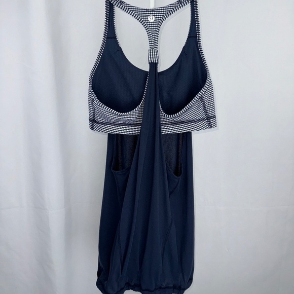 1030 lululemon Practice Freely Tank - Size 6 - Blue Gingham (Inkwell) - Picture 9 of 16